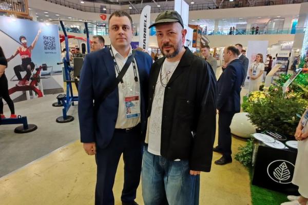 Артемий Лебедев лично объяснил мэру Среднеуральска, почему он назвал город «жопой» - Фото 1