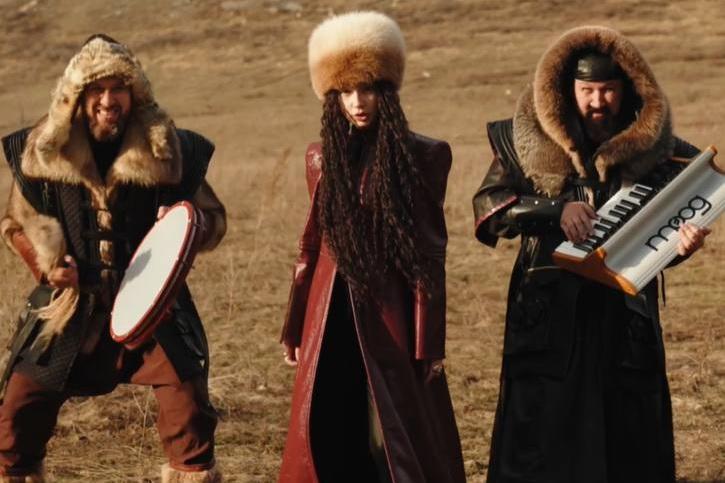 AY YOLA станет одним из хедлайнеров фестиваля Ural Music Night в Екатеринбурге - Фото 1