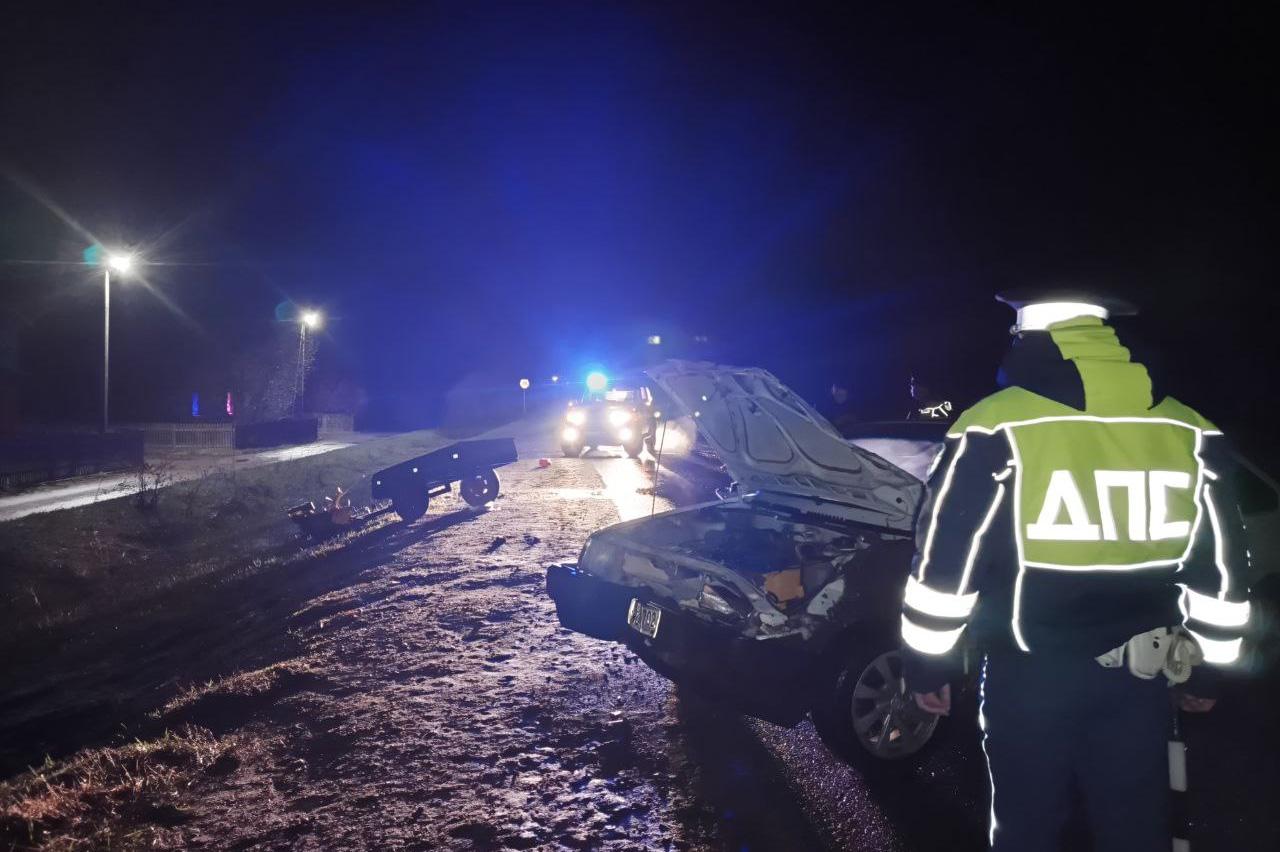 В Свердловской области в лобовом столкновении с ВАЗом погиб водитель мотоблока - Фото 1