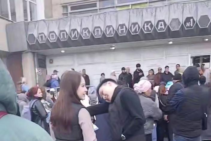 В Екатеринбурге из поликлиники на Бебеля эвакуировали пациентов  - Фото 1