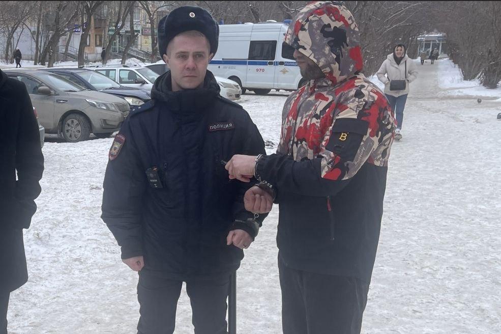 В Екатеринбурге суд начал рассматривать дело о массовой драке у кафе на Сухоложской, где убили мужчину - Фото 1