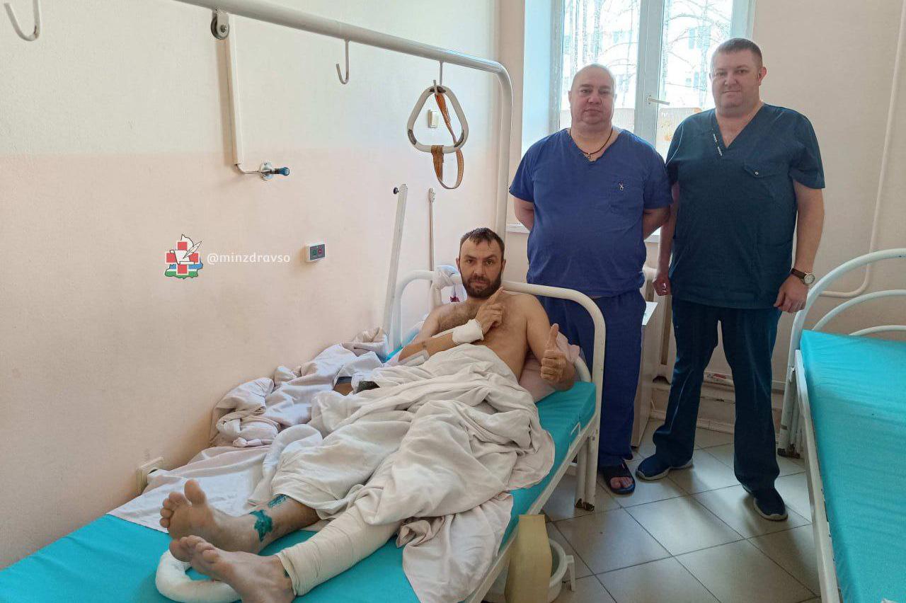 В Березовском врачи спасли жизнь мотоциклисту после страшного ДТП  - Фото 1