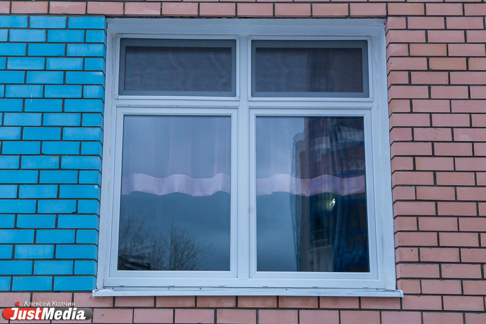 В Екатеринбурге из окна восьмого этажа выпал пятилетний мальчик - Фото 1