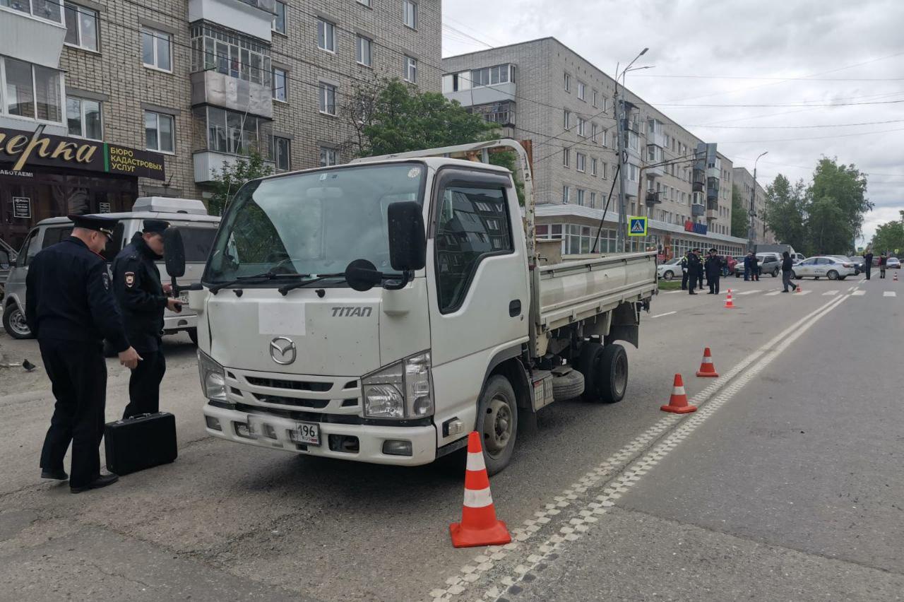 В Березовском водитель мини-грузовика насмерть сбил на «зебре» 4-летнюю малышку - Фото 1