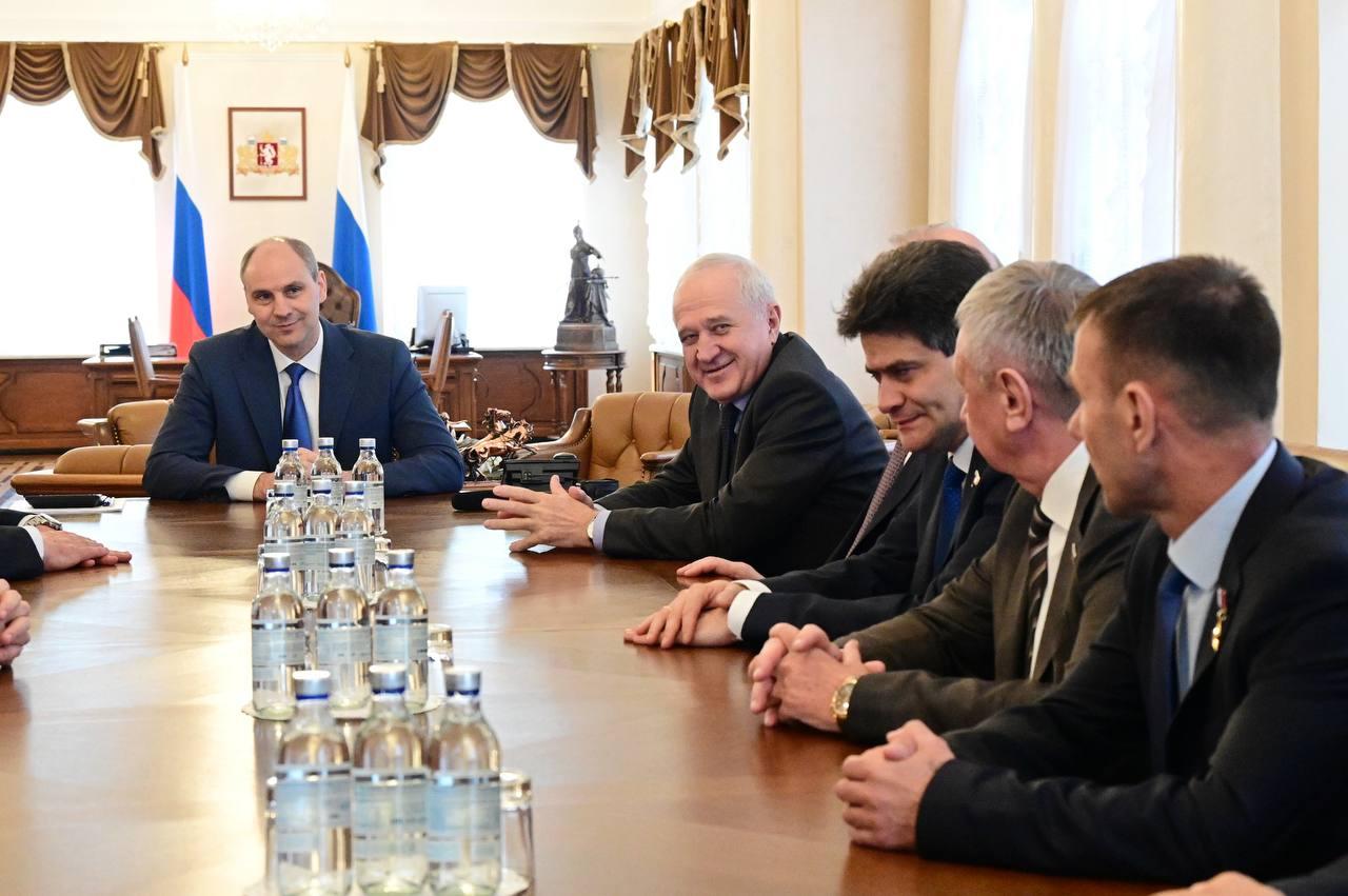 Комитет по обороне и безопасности Совфеда работает в Свердловской области - Фото 1