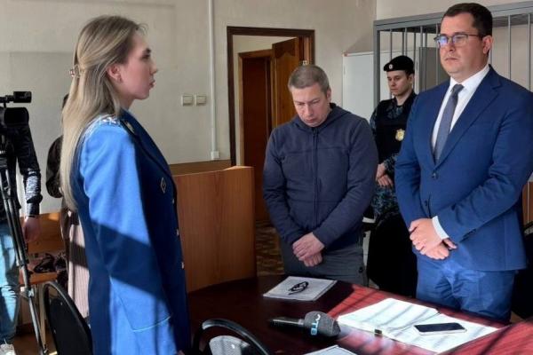 Прокуратура просит суд отправить вице-мэра Дегтярска в колонию на 7 лет 8 месяцев