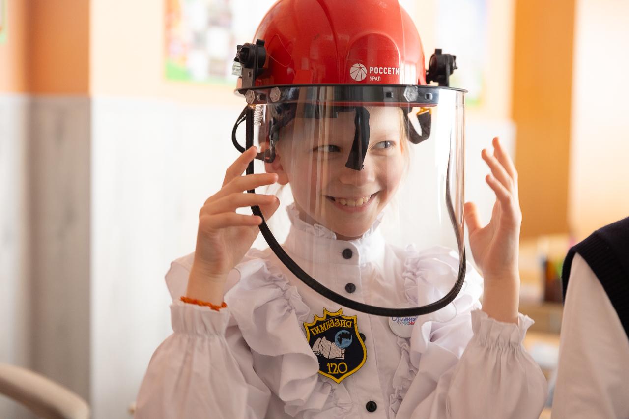 Энергетики «Россети Урал» учат детей правилам безопасности вблизи энергообъектов - Фото 1