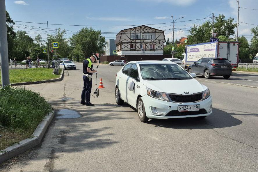 Начинающая автоледи сбила девушку-пешехода на Юго-Западе Екатеринбурга - Фото 1