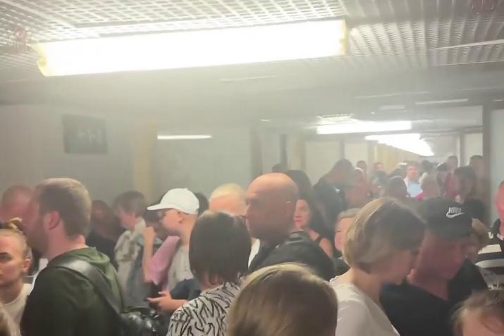 Почти на 10 часов задержали самолет из Екатеринбурга до Анталии - Фото 1