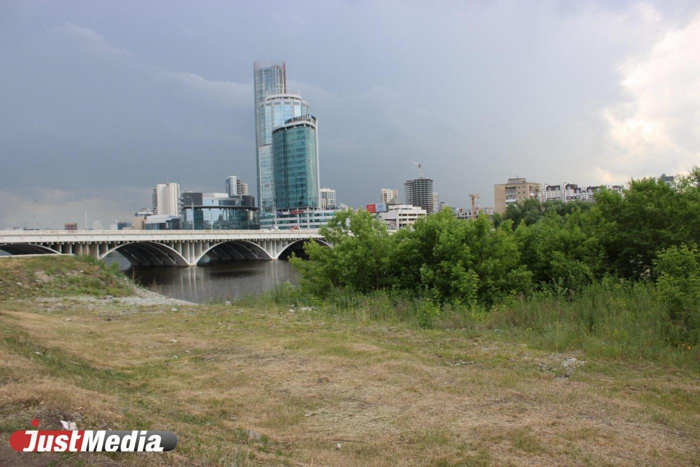 В Екатеринбурге у Макаровского моста начали реконструкцию лодочной станции 1929 года - Фото 1