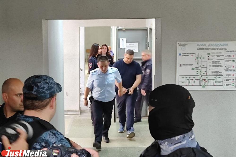 Бывший полицейский-фигурант дела URA.ru Андрей Карпов отправлен под домашний арест - Фото 1