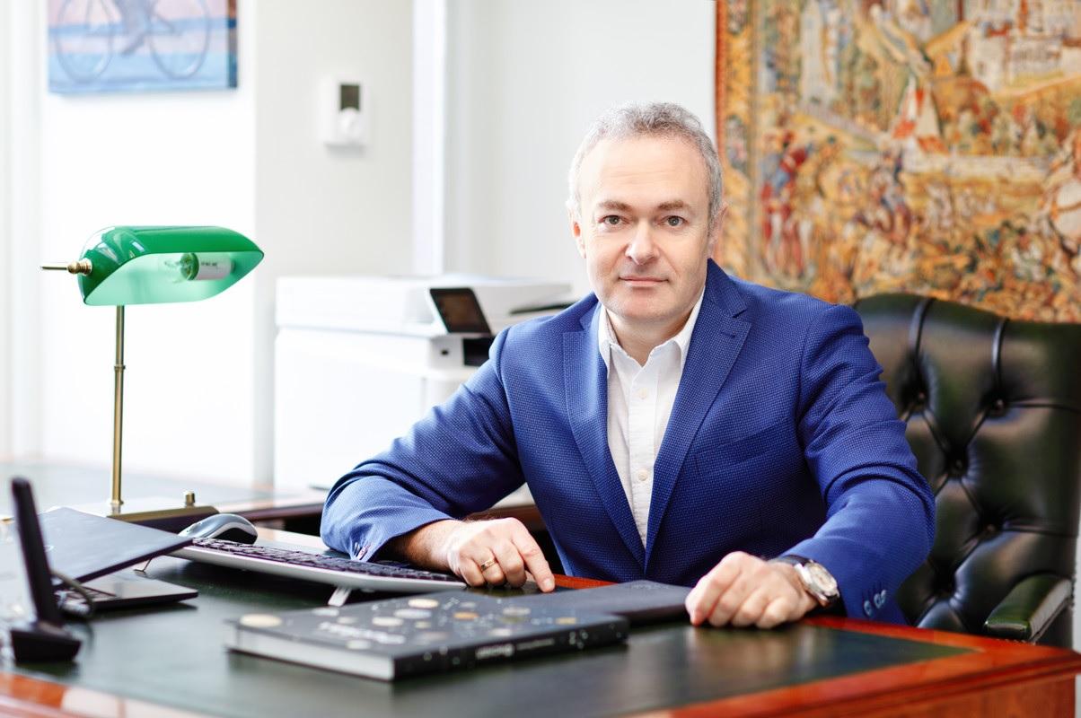 Первый импорт: как Игорь Фишелев завозил японскую технику в Россию в 1992 году - Фото 1