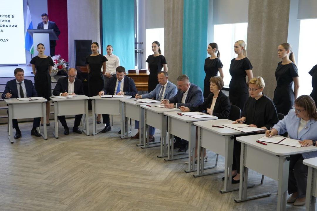 «Россети Урал» стали ключевым партнером отраслевого проекта «Профессионалитет» на Среднем Урале - Фото 1