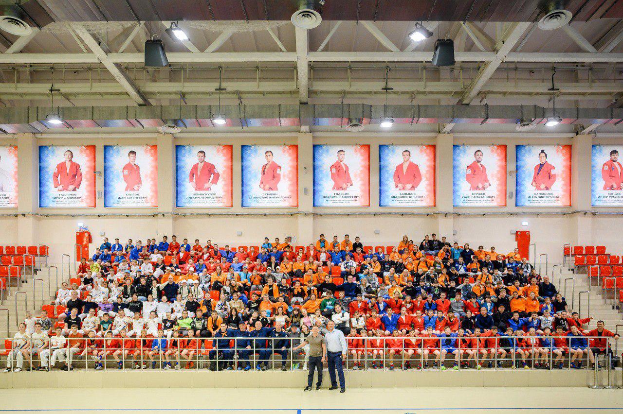 Юные спортсмены Донбасса приехали на каникулы в Екатеринбург - Фото 1