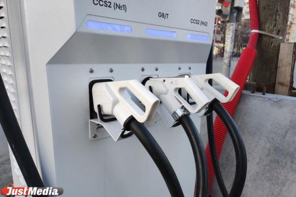 В Свердловской области появятся кластеры среднего профессионального образования и новые зарядки для электромобилей - Фото 1