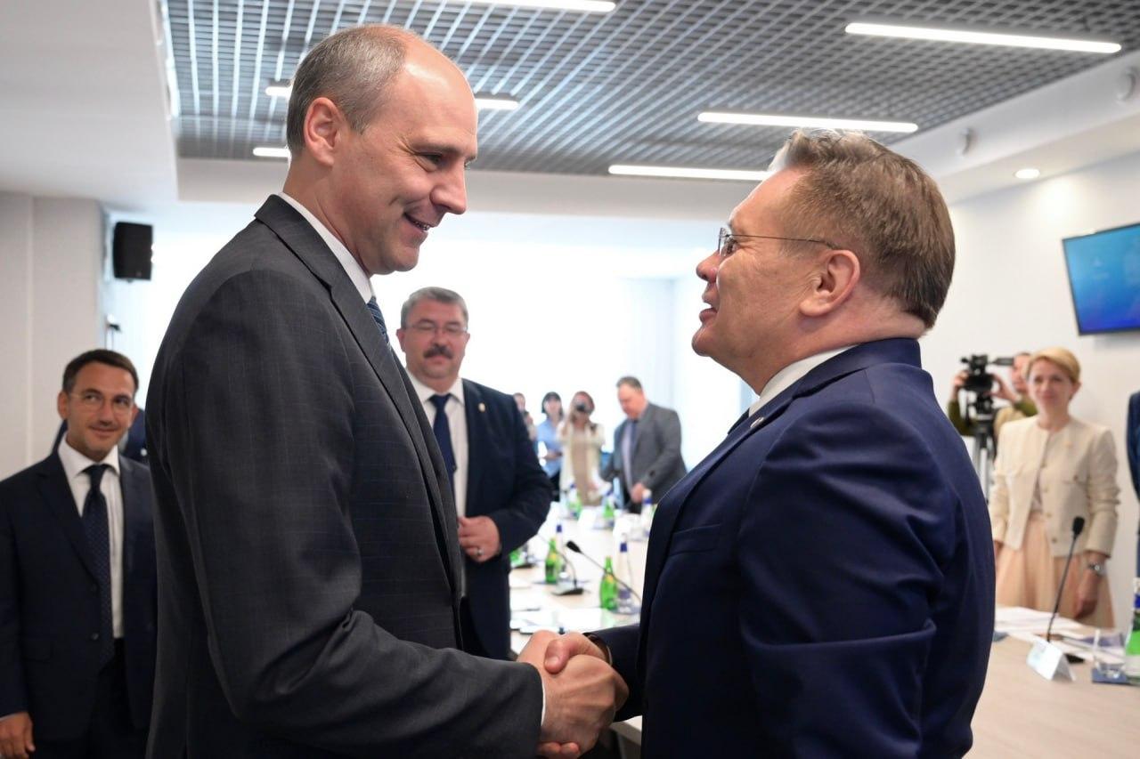 Денис Паслер и глава «Росатома» Алексей Лихачев договорились о разработке мастер-планов уральских атомградов - Фото 1