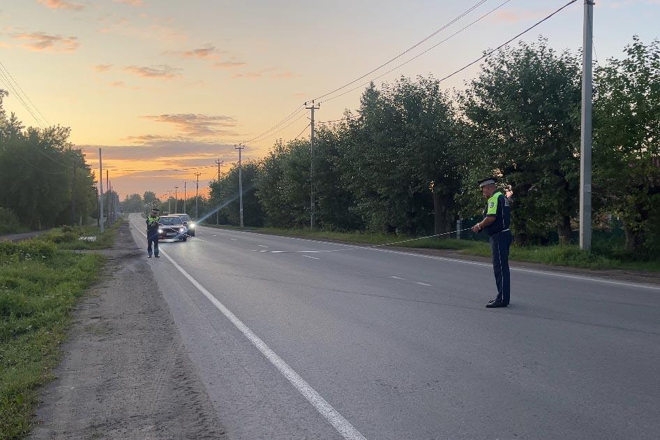 Пьяная свердловчанка, объезжая кошку, влетела в опору ЛЭП и покалечила своего шестилетнего сына - Фото 1