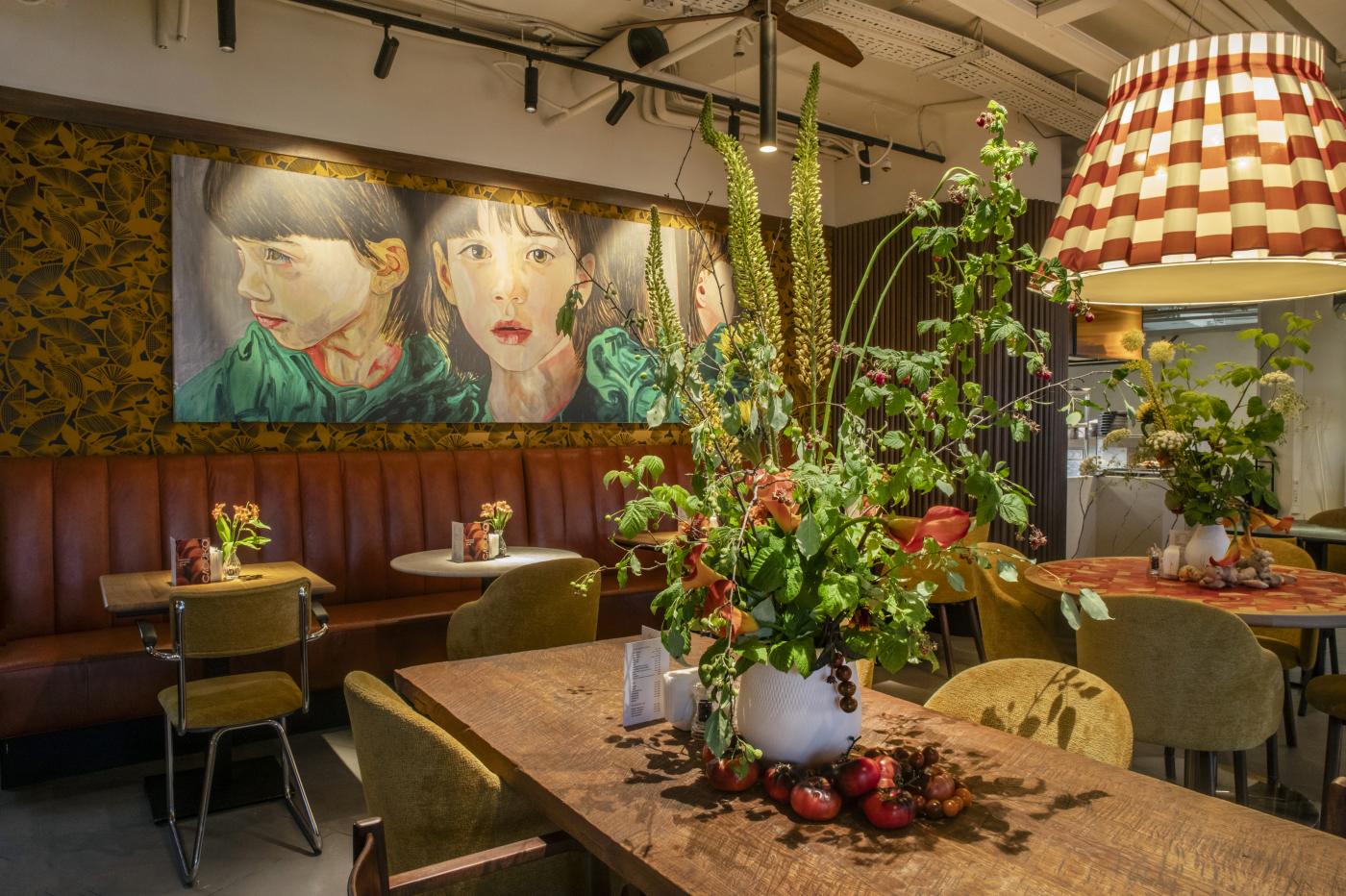 Кирилл Шлаен открыл в Ельцин Центре новое кафе с булками - Фото 1