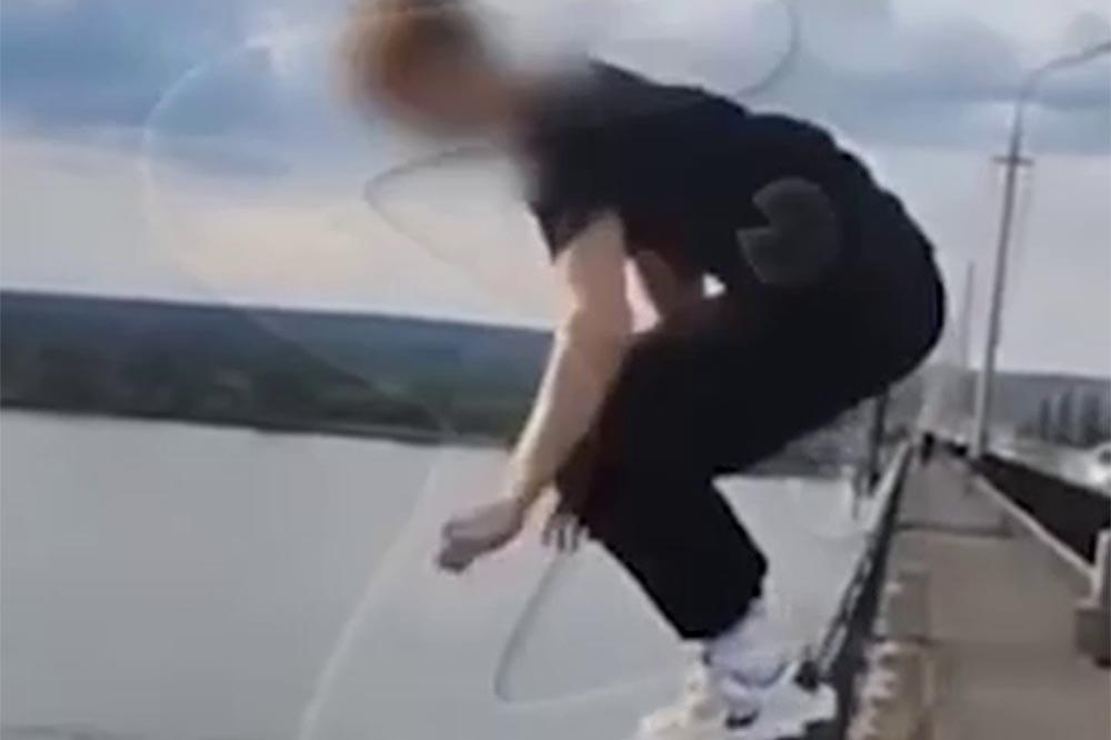 В Перми подросток сбросился с моста, чтобы снять эффектное видео - Фото 1