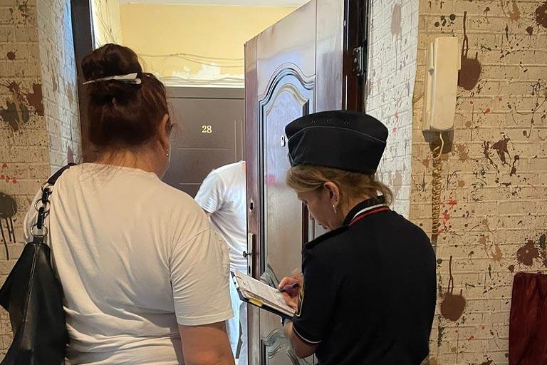 В Алапаевск женщина смогла попасть в свою квартиру, где поселился племянник, только через суд - Фото 1