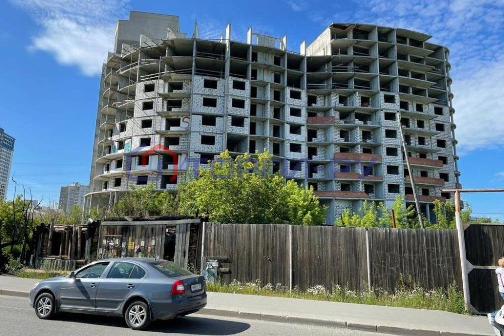 В Екатеринбурге за 619 млн рублей выставили на продажу долгострой на Щербакова, 20  - Фото 1