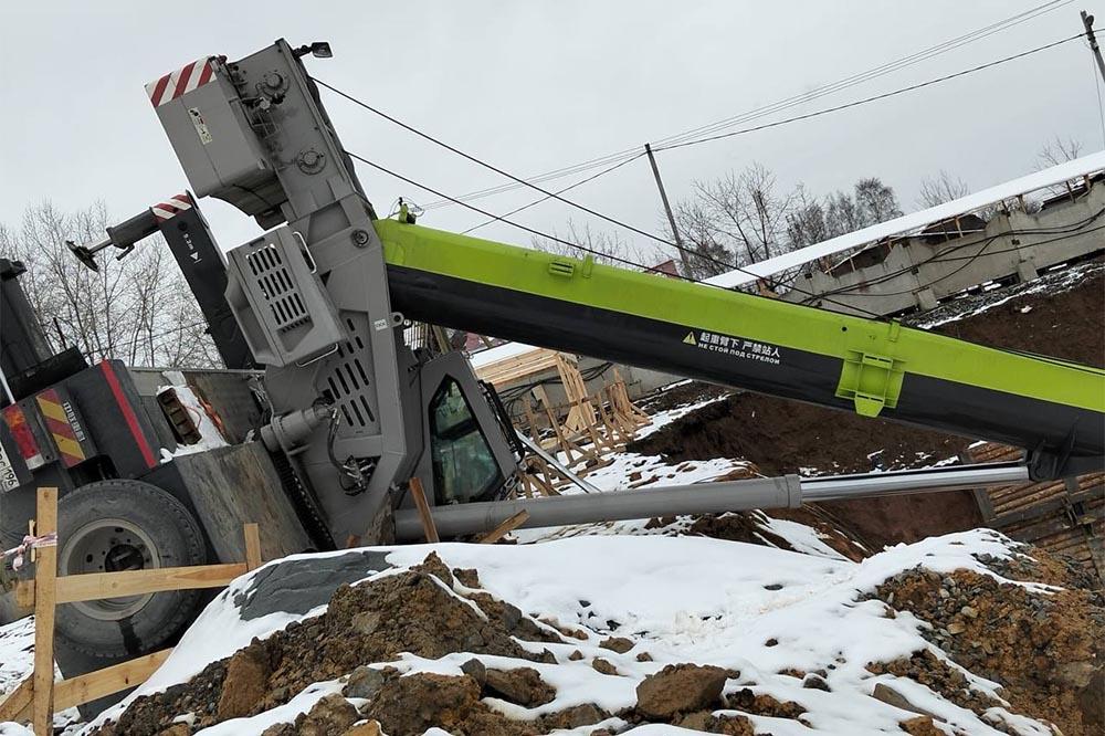 В Екатеринбурге крановщик, по вине которого погиб рабочий, не отправится в тюрьму - Фото 1