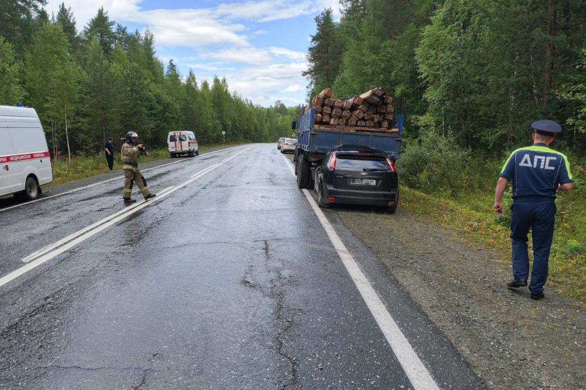 Под Североуральском водитель Ford влетел в КАМАЗ и погиб - Фото 1