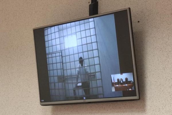 Облсуд оставил редактор URA.RU Дениса Аллаярова под стражей