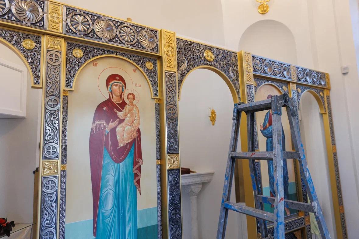 В часовне святой Екатерины устанавливают иконостас из Крыма - Фото 1