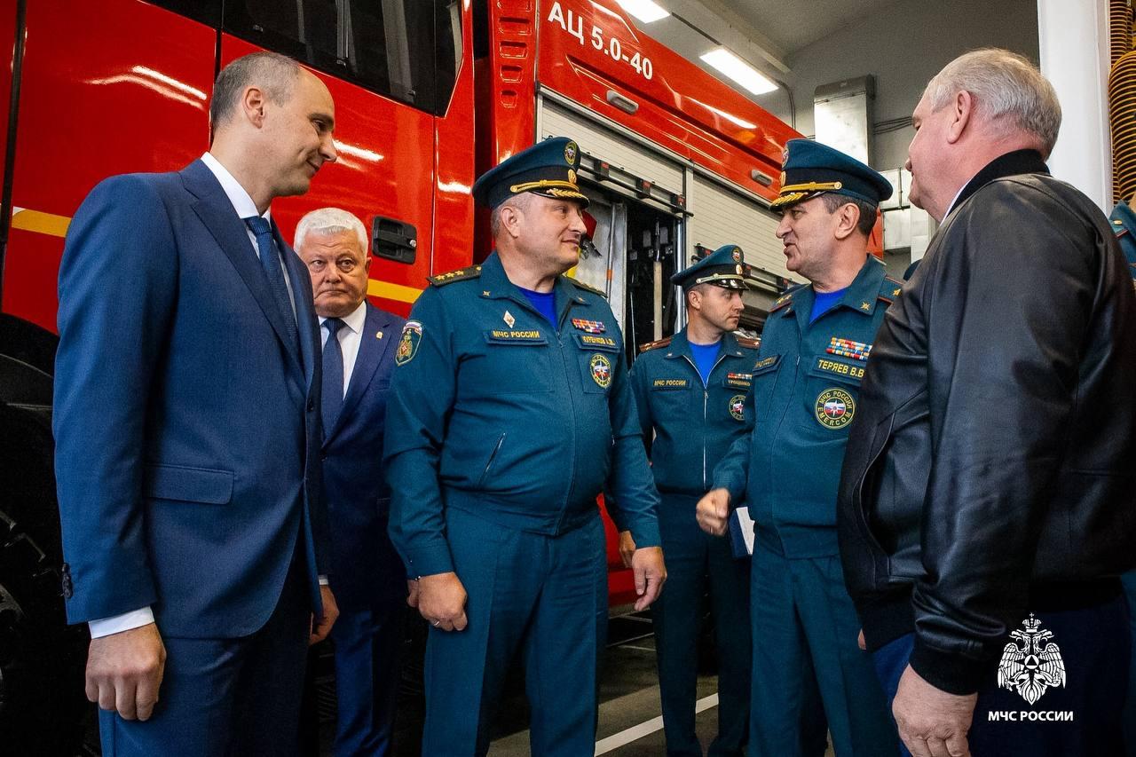 Александр Куренков и Денис Паслер открыли пожарное депо в Шабрах - Фото 1
