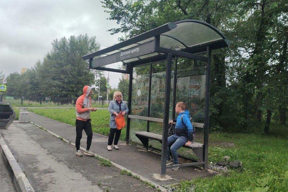 В Верх-Исетском районе Екатеринбурга установили новые остановки с укрытиями от дождя - Фото 1