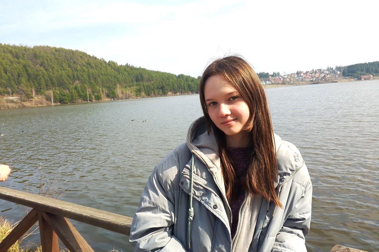  Врачи помогли 14-летней свердловчанке с Мойя-Мойя избавиться от головокружения и онемения лица  - Фото 1