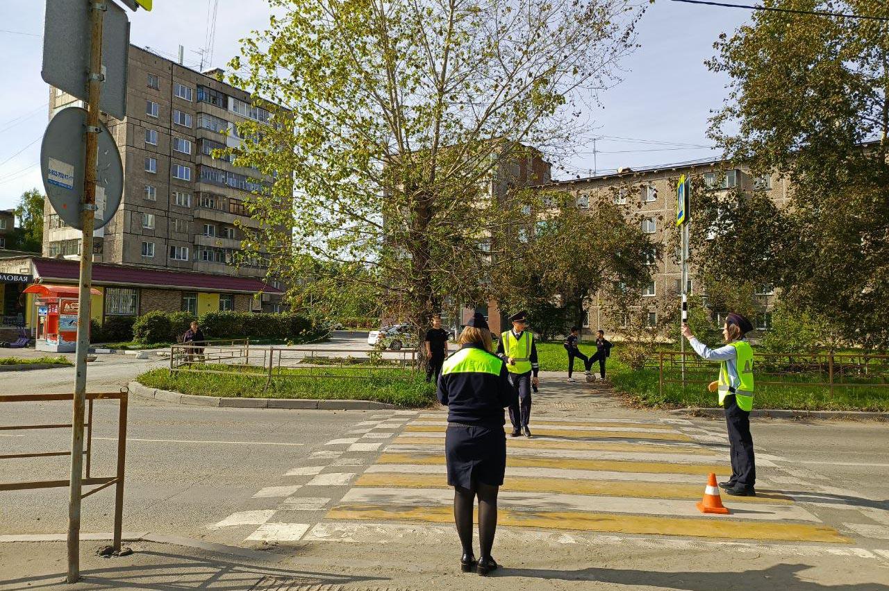 В Нижнем Тагиле подросток на питбайке сбил на «зебре» девочку, и она попала в реанимацию - Фото 1