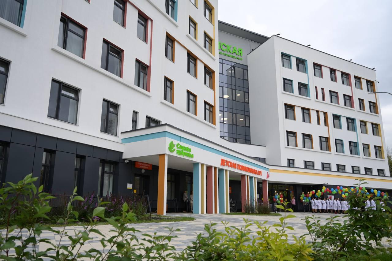 В Екатеринбурге открыли поликлинику ДГБ №15 стоимостью более 2 млрд рублей - Фото 1