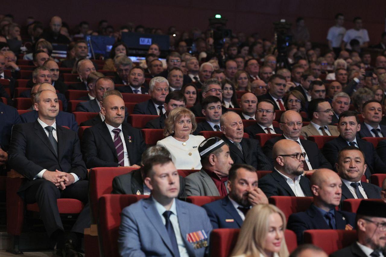 Евгений Куйвашев не подтвердил свое трудоустройство в «Газпром» - Фото 1