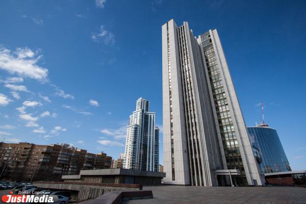 Первые два министра из команды Евгения Куйвашева покинули свердловское правительство