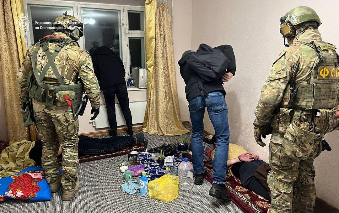 Суд в Екатеринбурге вынес приговор мигрантам, финансировавшим террористов в Сирии - Фото 1