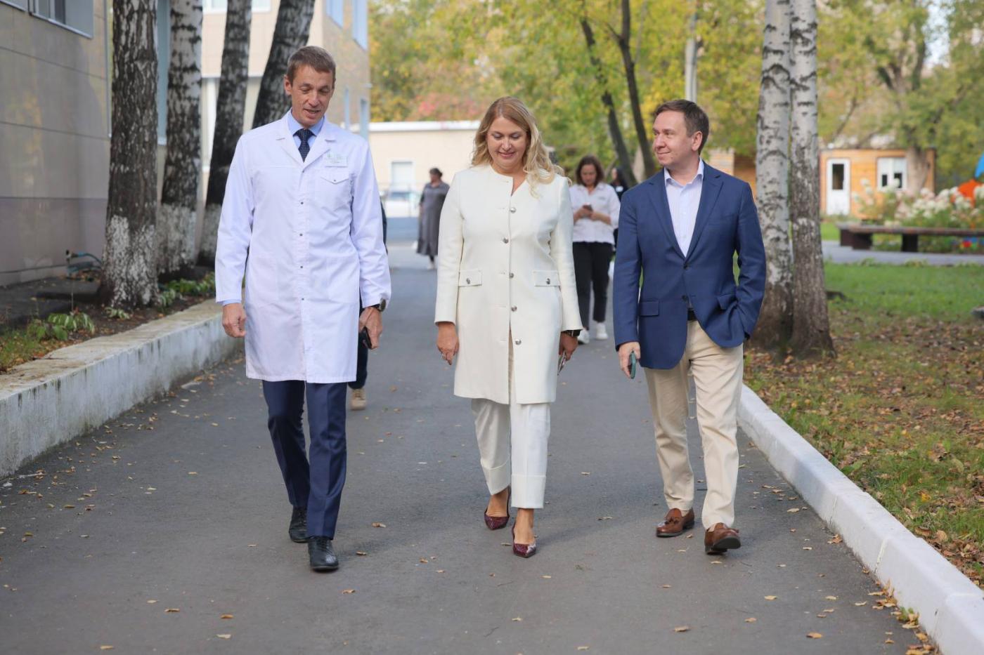 В Екатеринбурге четвертый год подряд врачи отвечают на сложные вопросы о том, как пережить утрату ребенка после неизлечимой болезни - Фото 1