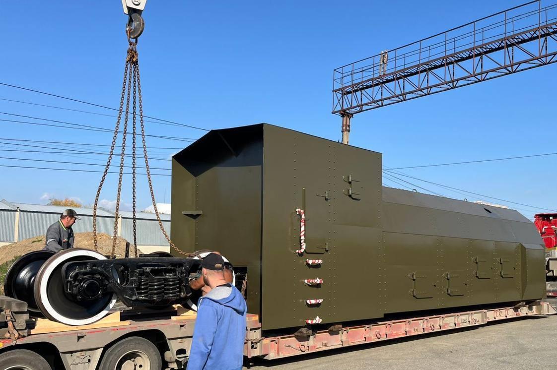 СвЖД завершила работы по созданию натурной копии легендарного бронепоезда «Патриот» и отправила ее к месту дислокации в Ишим - Фото 1