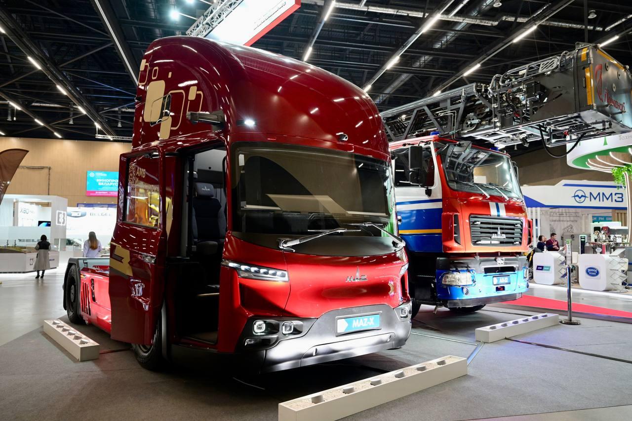 Из Екатеринбурга — в Беларусь: в Минске впервые стартовал ИННОПРОМ - Фото 1