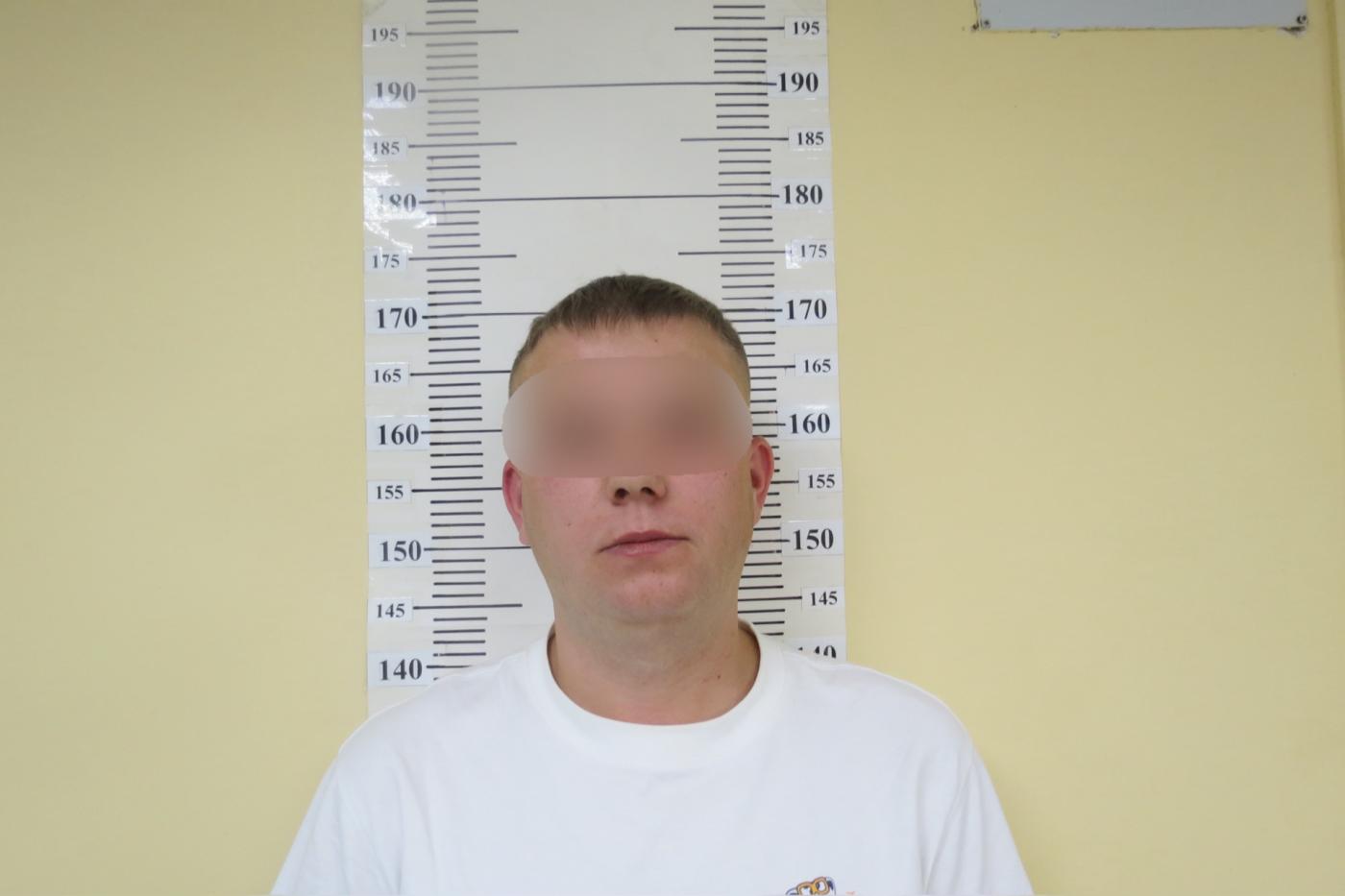 Тюменец устроил дебош в самолете до Екатеринбурга, когда ему не продали алкоголь - Фото 1