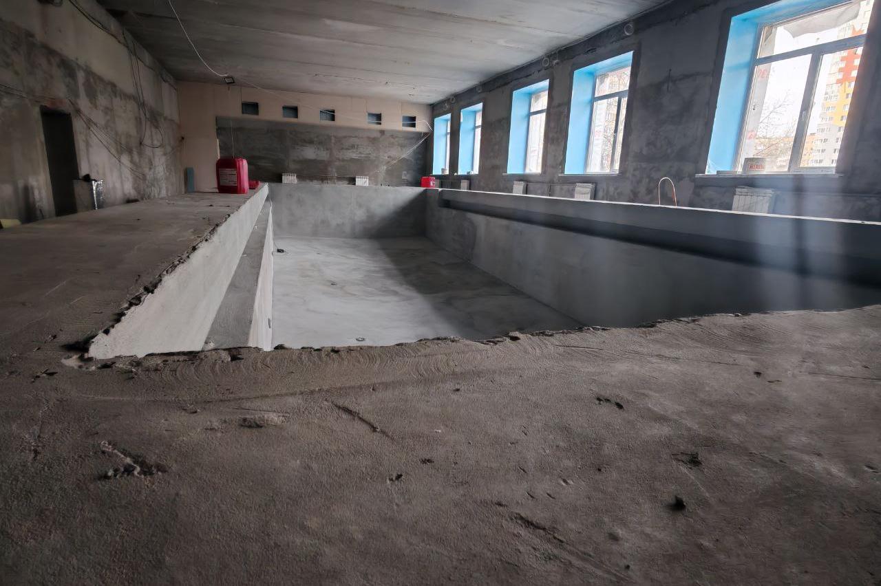 В Екатеринбурге капремонт детской поликлиники на Санаторной выходит на финишную прямую - Фото 1