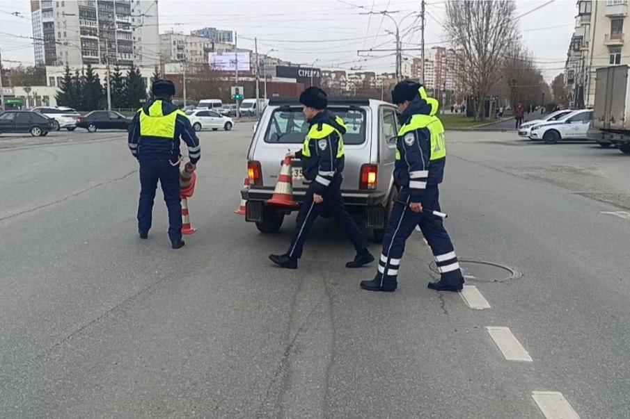 Пенсионер на «Ниве» сбил пенсионерку-пешехода на Эльмаше - Фото 1
