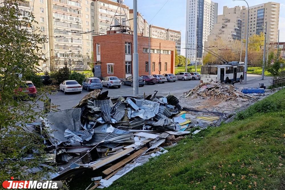 До 5 млн рублей потратит Екатеринбург на уборку мусора после ликвидации ларьков - Фото 1