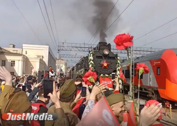 Свердловская магистраль организовала курсирование ретропоезда на паровозной тяге «Эшелон Победы»   - Фото 1