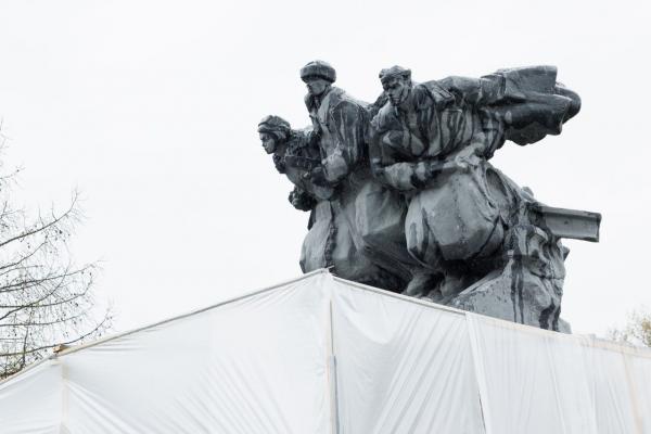 В Екатеринбурге реконструируют памятник воинам-спортсменам - Фото 1