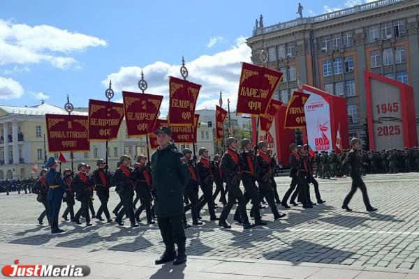 В Екатеринбурге прошла генеральная репетиция Парада Победы. ФОТО - Фото 1
