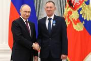 Владимир Путин наградил испытателя танков с Уралвагонзавода