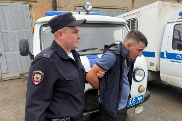 Свердловская полиция допросила стрелка, убившего лебедя-шипуна в селе Байны - Фото 1