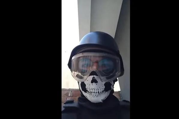 В Турции 75 лет тюрьмы получил парень, в прямом эфире напавший с ножом на пятерых мужчин в парке - Фото 1